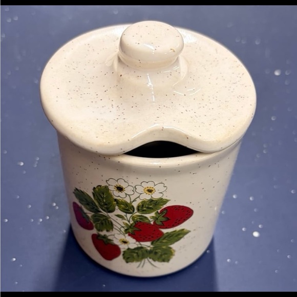 McCoy Strawberry Ceramic Jam Jar with Lid - Picture 2 of 7